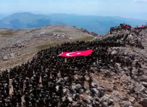 Türkiyədə 3000 komando şəhidlərimizi yad etdi – VİDEO