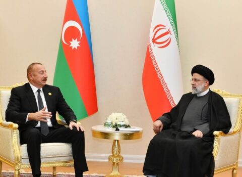 Rəisi İlham Əliyevi təbrik etdi