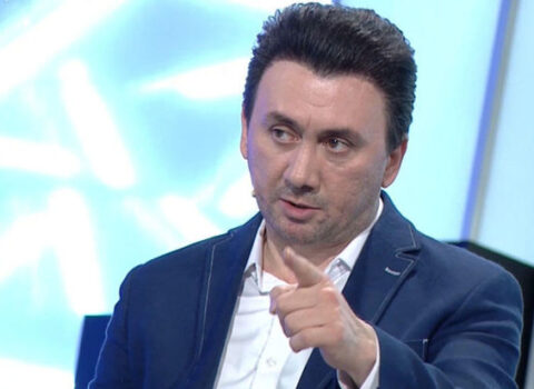 Tanınmış meyxanaçı: “Ailələrin dağılmasının 90 faiz səbəbkarı qadınlardır” – VİDEO