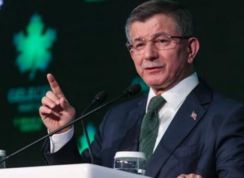 Davutoğlunun partiyasında kütləvi istefalar başladı