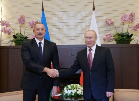 Vladimir Putin İlham Əliyevi TƏBRİK ETDİ