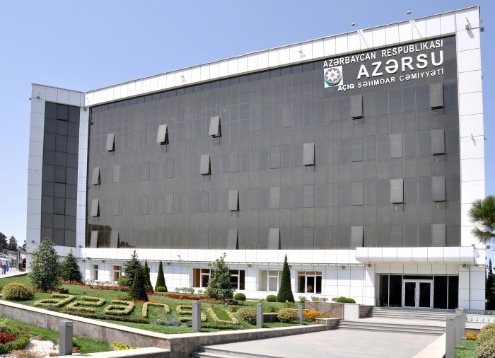 Borcu olduğu halda su xəttini şəbəkəyə qoşan vətəndaş 