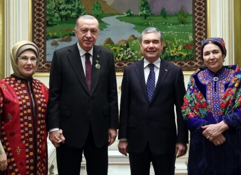 Türkmənistanın mediadan gizlədilən birinci ledisi – Onun fotosu ilk dəfə YAYIMLANDI