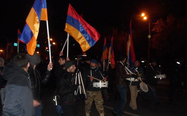 Ermənistanda əhalinin təcili silahlandırılması tələb edilir