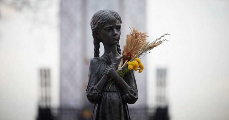 Ukrayna Qolodomor qurbanlarının anım gününü qeyd edir – FOTO