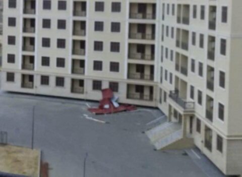 Külək “Jurnalistlər binası”nın damını uçurdu – FOTO