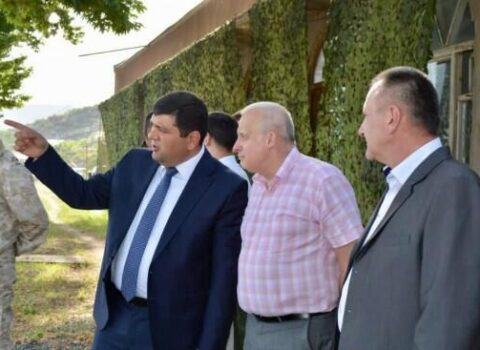 İrəvandakı rus səfir sərhədlə bağlı sualdan imtina etdi