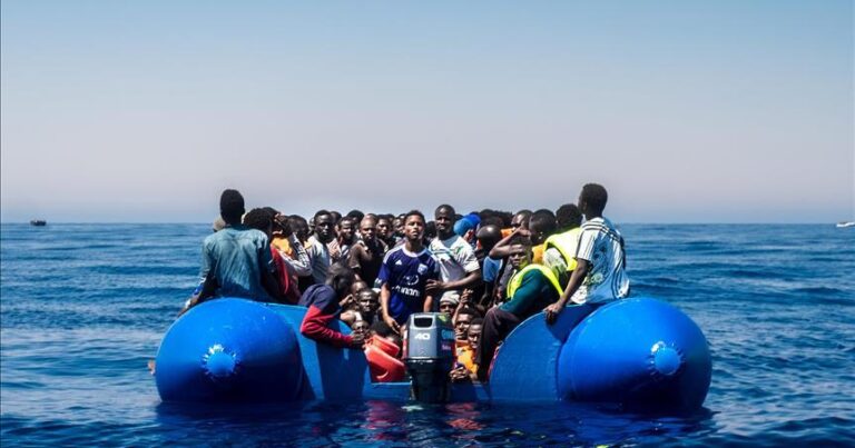 Le Monde: “Fransa dənizdə boğulan miqrantlara kömək etməyib”