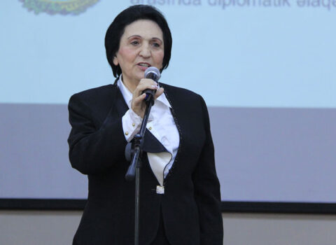 “Xarici vətəndaşın 6 800 manatını Nurlana Əliyevaya verdim” – MƏHKƏMƏ