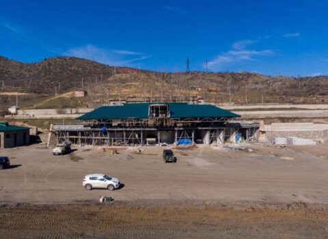“Azərbaycan ordusu Qafan aeroportundan 100 metr aralıdadır, Kim uçuşa cürət edə bilər?” – Akopyan