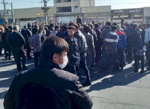 Təbrizdə azərbaycanlılar ayağa qalxdı: Əhali ilə polis arasında toqquşma – FOTOLAR