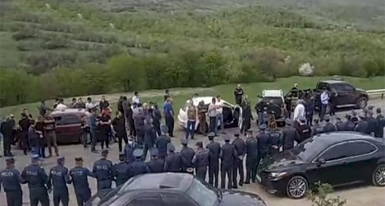 Ermənistanın müdafiə naziri Gorus-Qafan yolunda İNSİDENTLƏ ÜZLƏŞDİ Ermənistanın müdafiə naziri Gorus-Qafan yolunda İNSİDENTLƏ ÜZLƏŞDİ