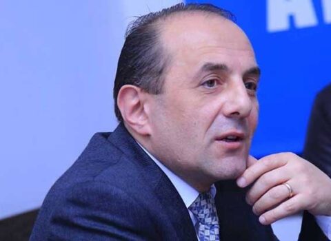 “Bizə Moskvada divan üstündə oturub vətəni necə sevməyi öyrətməyin” – Meqrabyan – VİDEO