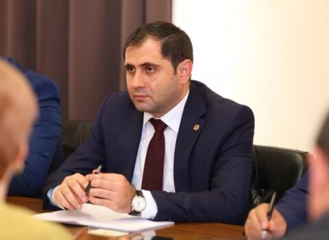 Ermənistanın müdafiə naziri cərimələndi