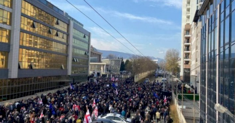 Tbilisidə saxlanılan etirazçılar arasında azərbaycanlılar da var? Tbilisidə saxlanılan etirazçılar arasında azərbaycanlılar da var?
