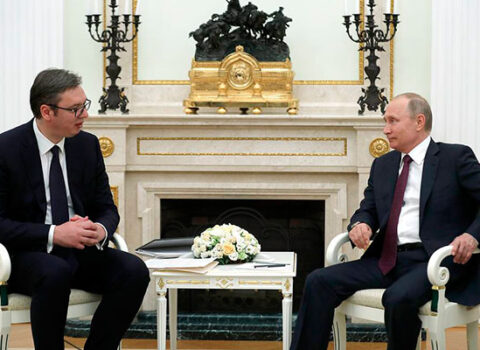 Putin Vuçiçlə telefonla danışdı