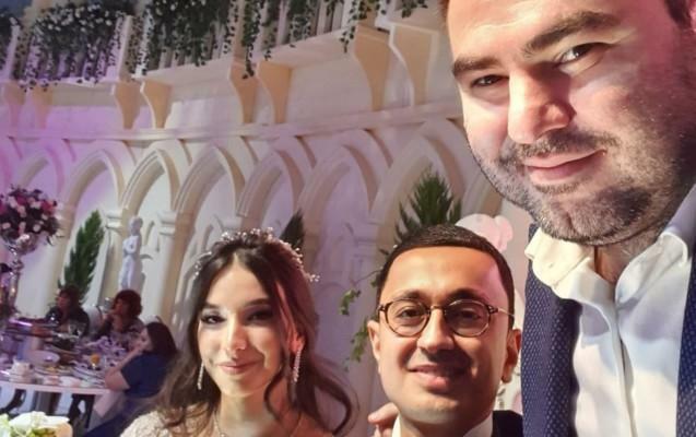 Tanınmış vəkil Aslan İsmayılovun oğlu Günay Məmmədzadə ilə ailə qurdu – FOTOLAR Tanınmış vəkil Aslan İsmayılovun oğlu Günay Məmmədzadə ilə ailə qurdu – FOTOLAR