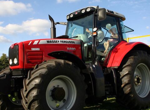 Azərbaycanda şirkətdən 115 min manatlıq traktor oğurlandı