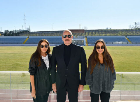 İlham Əliyev ailəsi ilə Olimpiya İdman Kompleksində – FOTOLAR / YENİLƏNİB