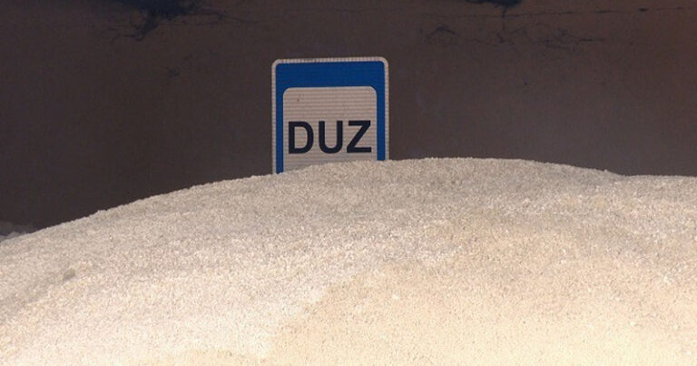BŞİH-in “duzlu biznesi”: Bakının buz bağlamayan yolları hər il duz “yeyir” BŞİH-in “duzlu biznesi”: Bakının buz bağlamayan yolları hər il duz “yeyir”