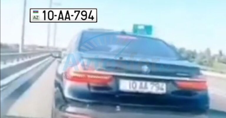 Bakıda “AA” seriyalı maşının sürücüsü qazinin yolunu kəsib onu söydü – VİDEO Bakıda “AA” seriyalı maşının sürücüsü qazinin yolunu kəsib onu söydü – VİDEO