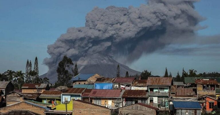 İndoneziyada vulkan püskürdü – 40-dan çox insan yandı – VİDEO – YENİLƏNİB