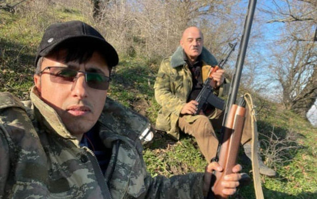 Silahla fotosu yayılan nazirlik əməkdaşı işdən çıxarıldı – RƏSMİ Silahla fotosu yayılan nazirlik əməkdaşı işdən çıxarıldı – RƏSMİ