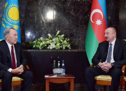 Nazarbayev İlham Əliyevi TƏBRİK ETDİ
