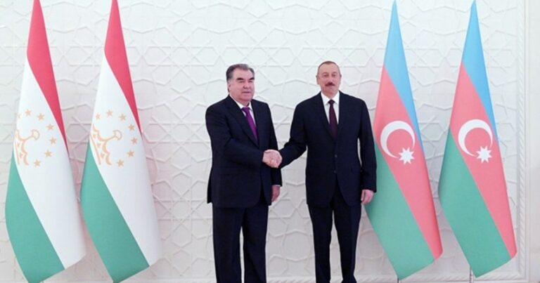 Emoməli Rəhmon Prezident İlham Əliyevə zəng etdi Emoməli Rəhmon Prezident İlham Əliyevə zəng etdi