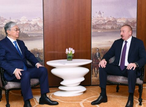 İlham Əliyev Kasım-Jomart Tokayevi TƏBRİK ETDİ