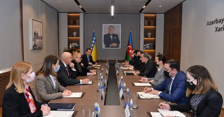 Nazirlik XİN başçılarının görüşü barədə məlumat yaydı – VİDEO + YENİLƏNİB Nazirlik XİN başçılarının görüşü barədə məlumat yaydı – VİDEO + YENİLƏNİB