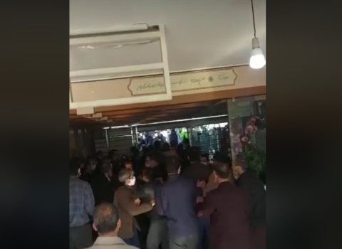 İranda polislər narazı müəllimlərə HÜCUM ETDİ – VİDEO