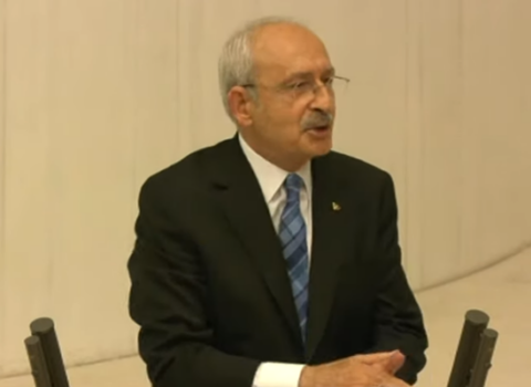 Kamal Kılıçdaroğlu bu hərəkətinə görə tənqid olundu – VİDEO