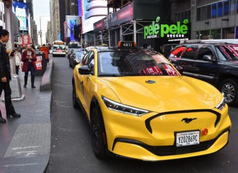 Nyu-Yorkda taksilərin sırasına Ford Mustang əlavə olundu – FOTO