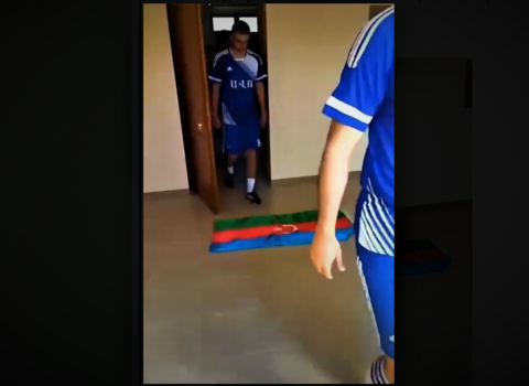 Qarabağ separatçılarından növbəti RƏZİLLİK: Bayrağımızı TƏHQİR ETDİLƏR – VİDEO