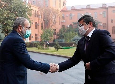 Paşinyan Brüsseldən qayıdan kimi terrorçu Arayiklə GÖRÜŞDÜ