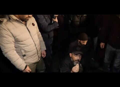 Əsir və itkin düşən erməni hərbçilərin yaxınları İrəvanda  küçələri bağlamağa çalışırlar – CANLI YAYIM