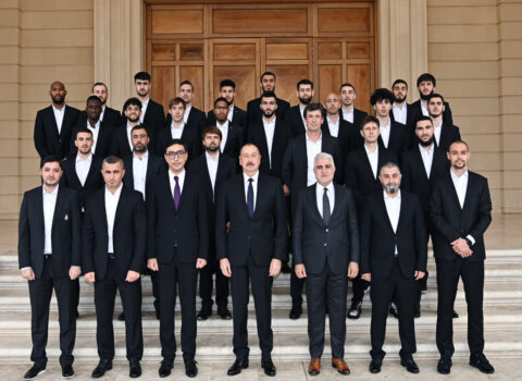Rövnəq Abdullayev Prezidentin “Qarabağ”la görüşünə ÇAĞIRILMADI