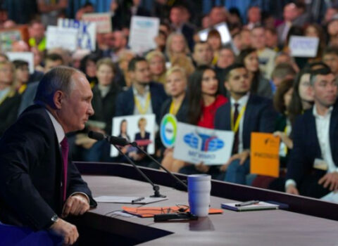 Putindən Jurnalistlərə: “Qışqırın! icazə verirəm”