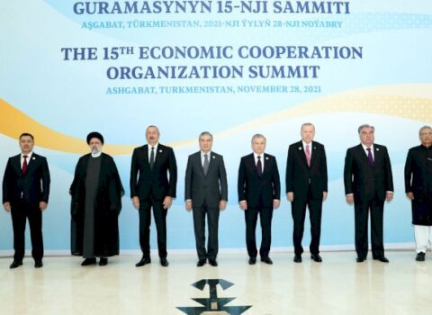 İbrahim Rəisinin 100 günü: Üçtərəfli qaz müqaviləsi Azərbaycanla əlaqələrə necə təsir etdi?