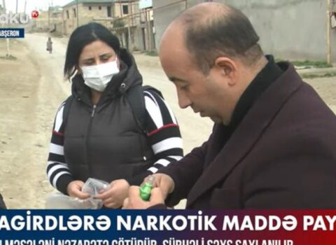 Abşeronda şagirdlərə narkotik maddə paylanıb ? – VİDEO