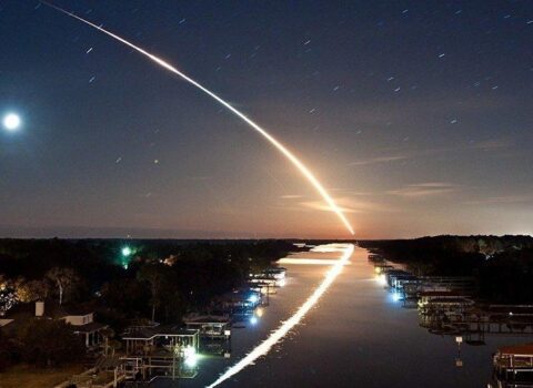 Bakıda havada yanaraq yerə düşən obyekt nədir? – VİDEO + AÇIQLAMA + YENİLƏNİB