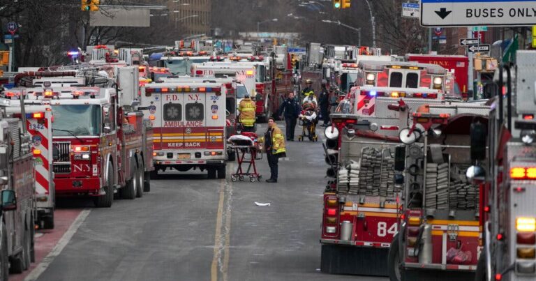 Nyu-Yorkda yaşayış binası yandı – 31 nəfər ağır xəsarət aldı