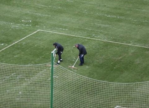 Antalyada meydançanı qardan Qurban Qurbanovla futbolçular təmizlədi – FOTOLAR