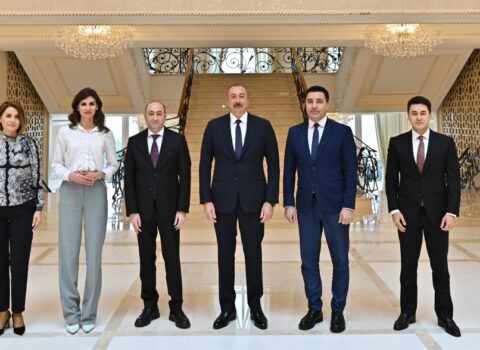 Prezidentdən müsahibə götürən yerli jurnalistlər: Üç telekanal iştirak etmədi