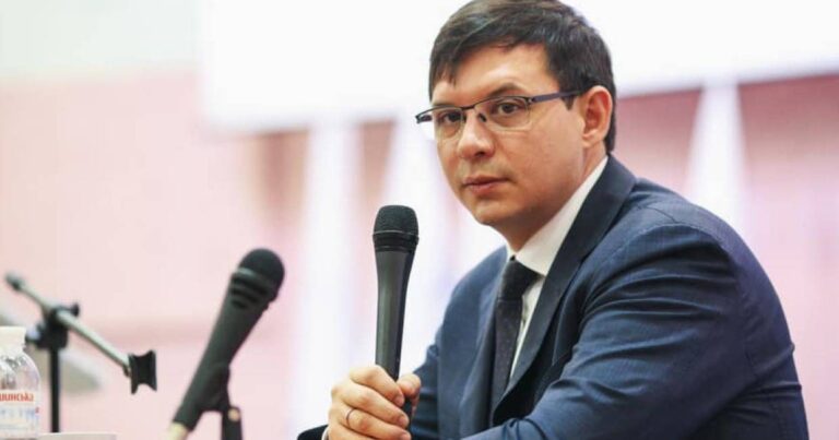 Kreml Ukraynada rusiyayönümlü lider təyin edəcək – BRİTANİYA KƏŞFİYYATI Kreml Ukraynada rusiyayönümlü lider təyin edəcək – BRİTANİYA KƏŞFİYYATI