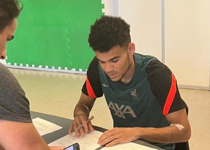 "Liverpul" yeni hücumçu transfer etdi
