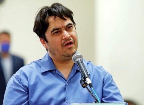 Tanınmış jurnalistin həyat yoldaşı küçədə döyüldü – FOTO