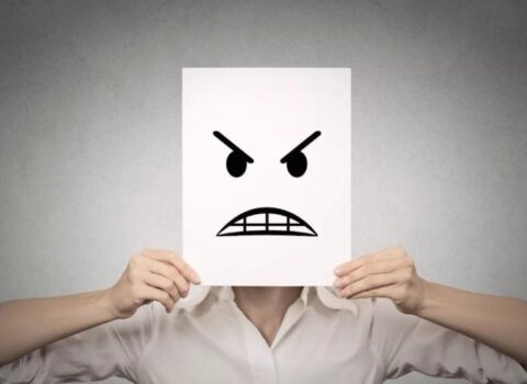 Qarğış və lənət insanın DNT-ni dəyişir – Radiasiya kimi dağıdıcı təsir edir