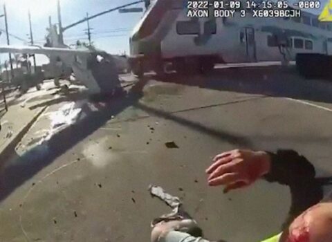 Qatarla toqquşmaya saniyələr qalmış pilotu xilas etdilər – ANBAAN VİDEO